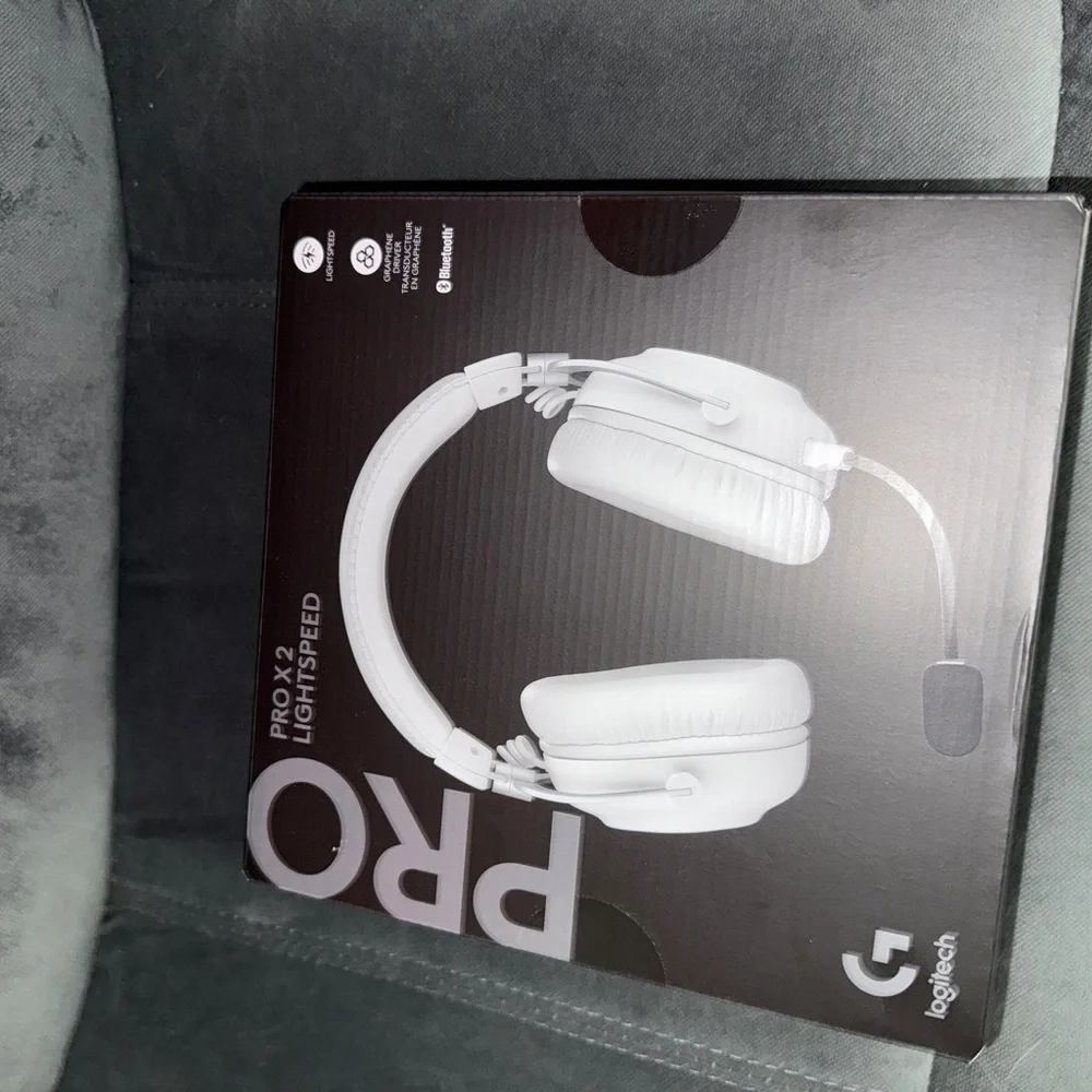 Logitech PRO X2 Wireless Headset in White